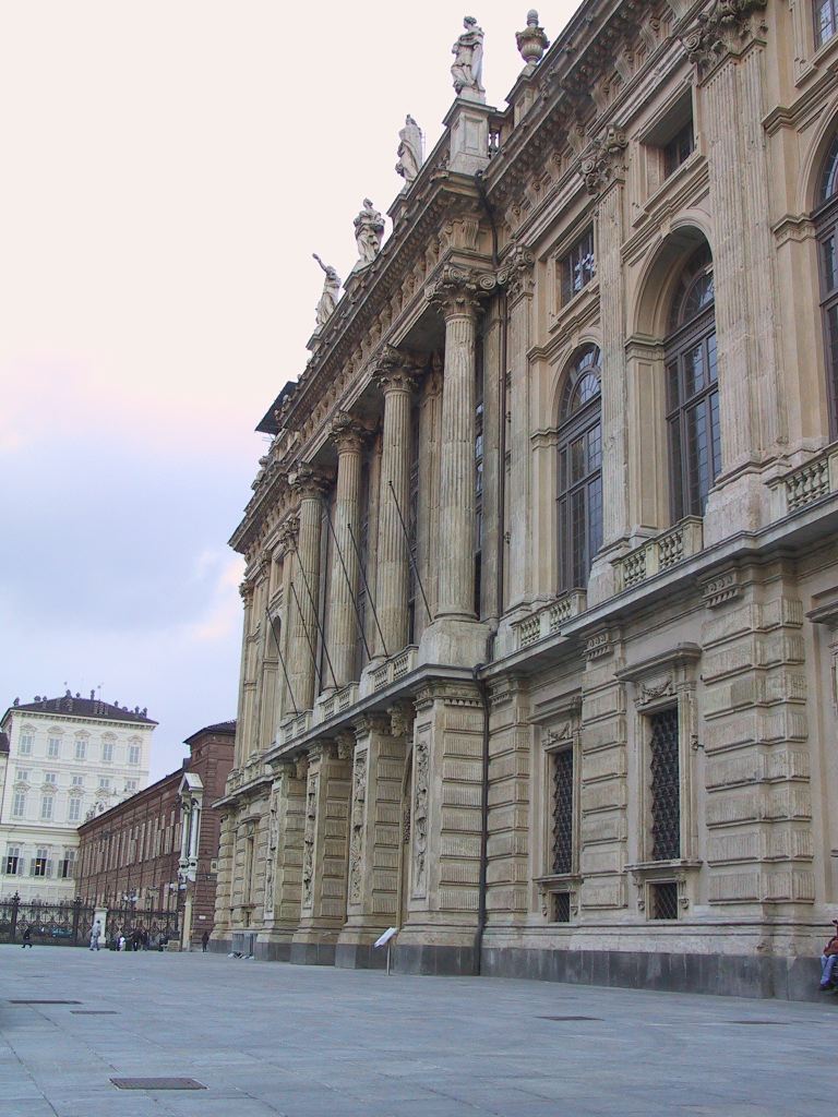 palazzo_madama_side