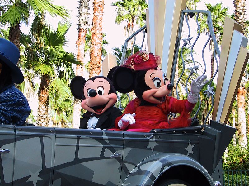 mickey_and_minnie_mg_1cf509.jpg