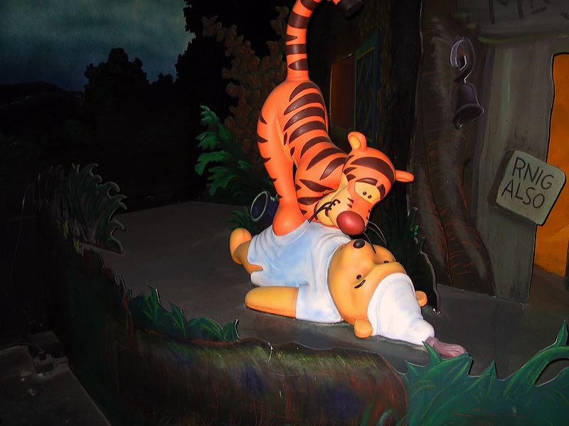 tigger_and_pooh_on_p_1cf529.jpg